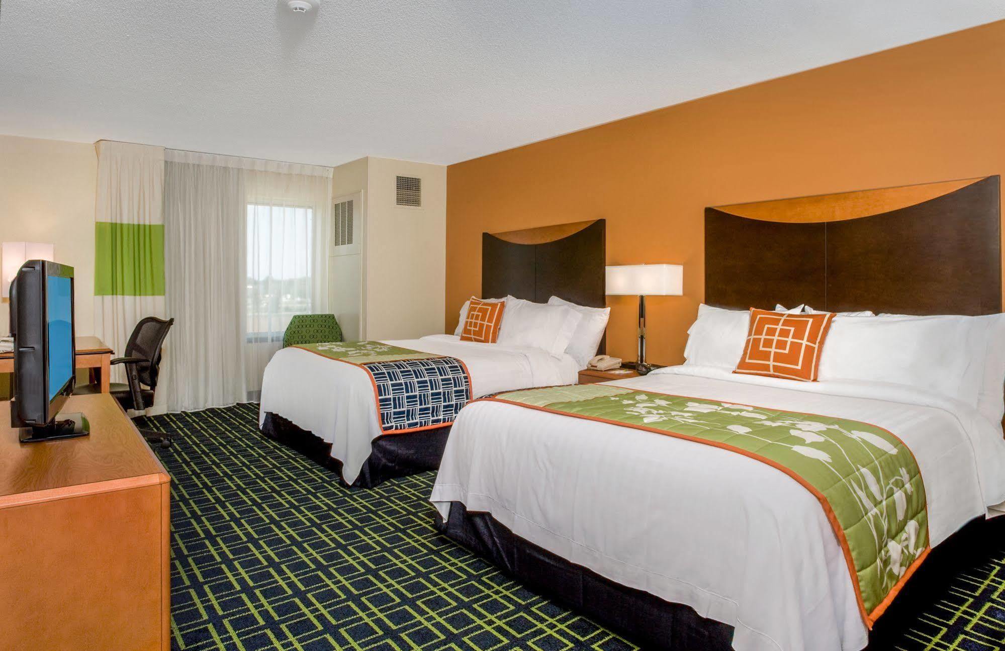 Hotel Fairfield & By Marriott